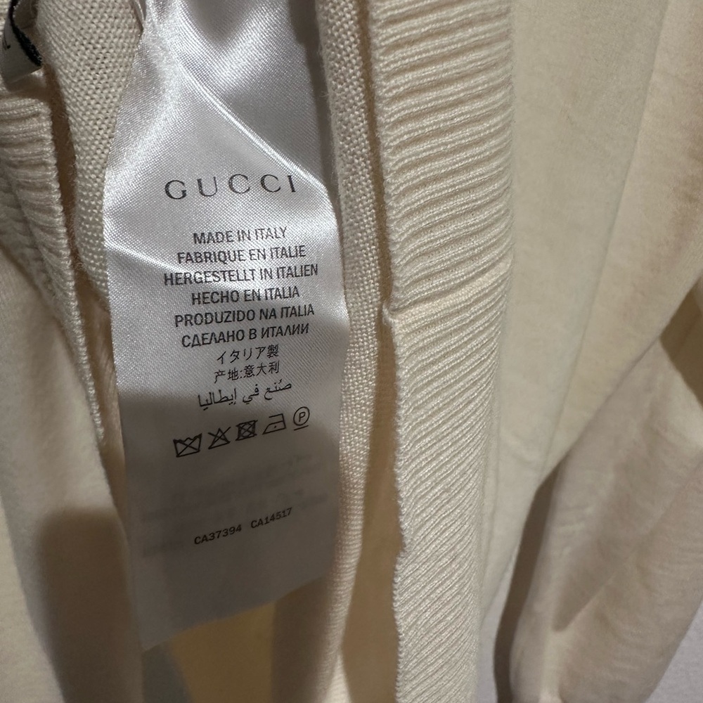 Authentic Gucci Sweater with Green and Red Accents - Picture 5 of 7